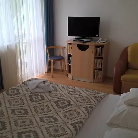 شقة Lilla Wellnessapartman
