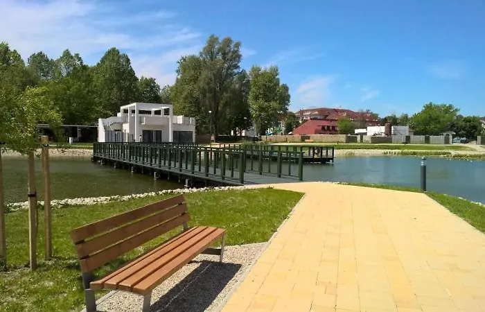 Lilla Wellnessapartman Lägenhet Zalakaros